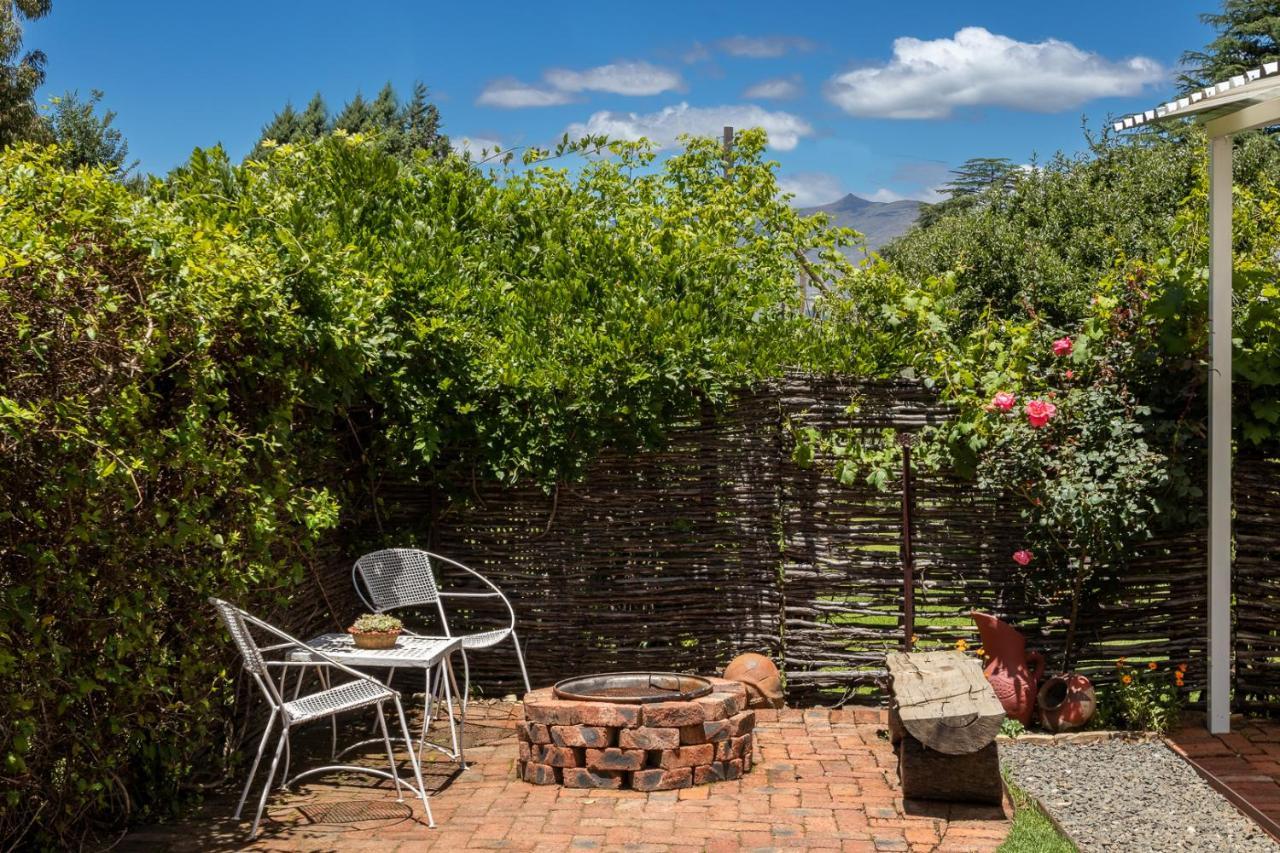 Hotel Honeysuckle Clarens Extérieur photo