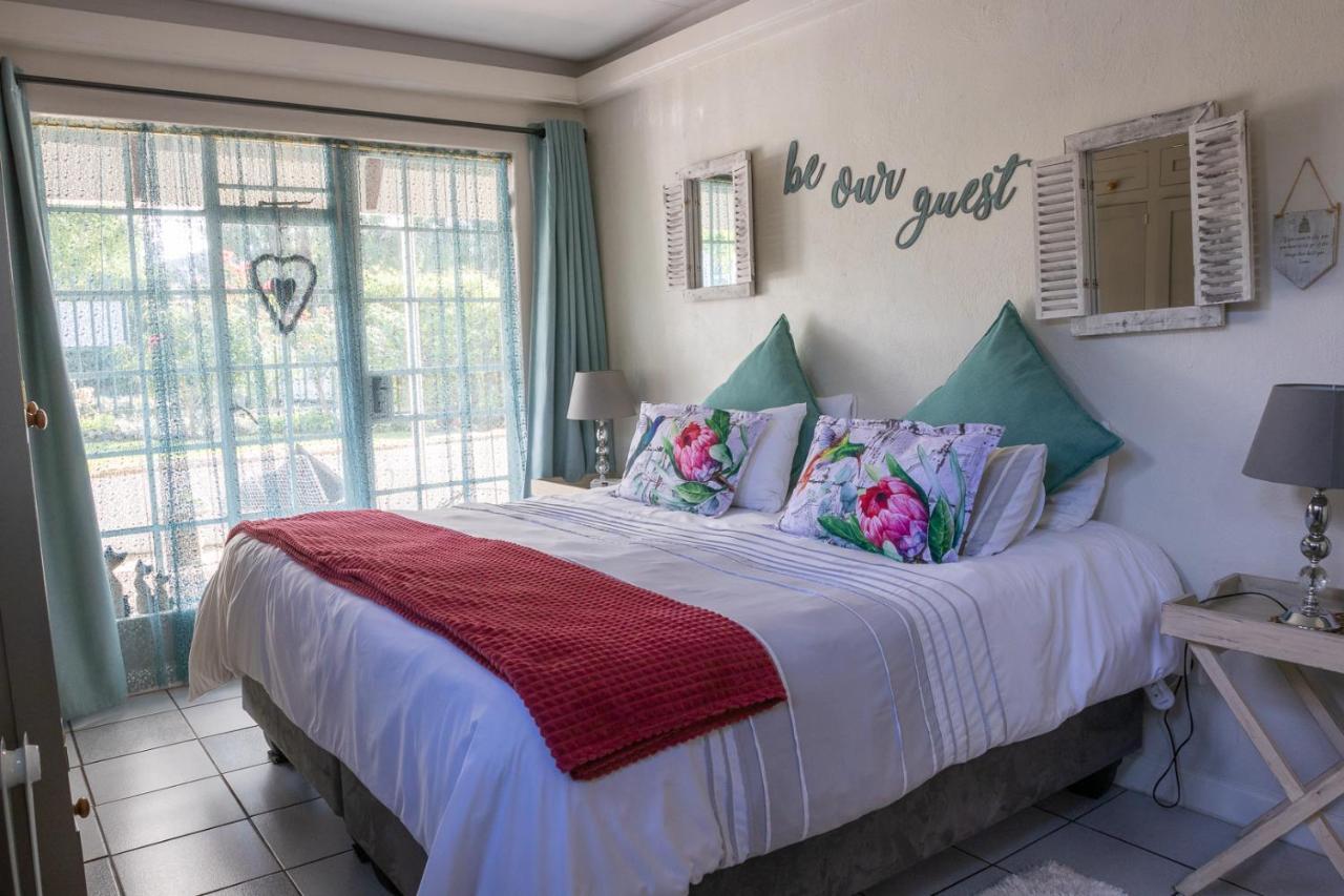 Hotel Honeysuckle Clarens Extérieur photo
